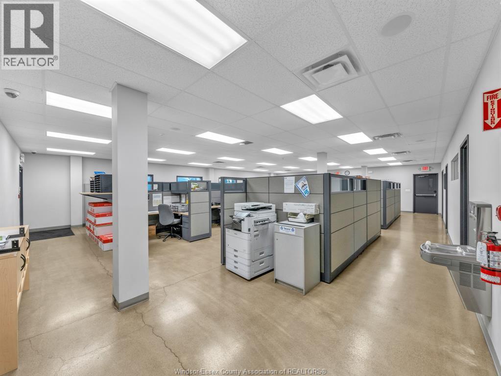 Commercial Sale in Leamington 5