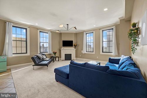 apt-403-1 E Chase St, BALTIMORE, MD, 21202-2597 | Card Image