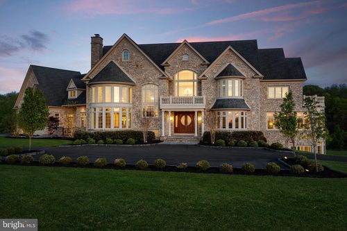 10 Stonebridge Crossing Rd, Newtown, PA, 18940-2738 | Card Image