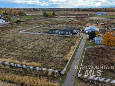 13065 Hwy 44, House other with 3 bedrooms, 2 bathrooms and 2 parking in Caldwell ID | Image 3