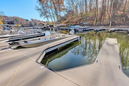 25 Walnut Landing Cir, Hardy, VA, 24101-3061 | Card Image