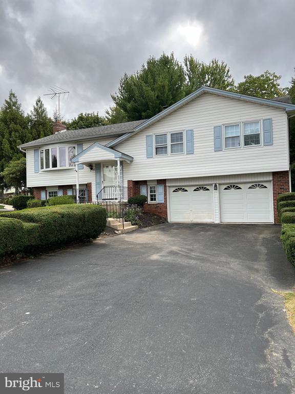Hidden Valley Rd, Aston, PA 19014