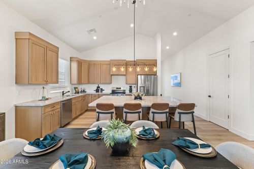 2009 E Don Carlos Ave, Tempe, AZ, 85281-4801 | Card Image