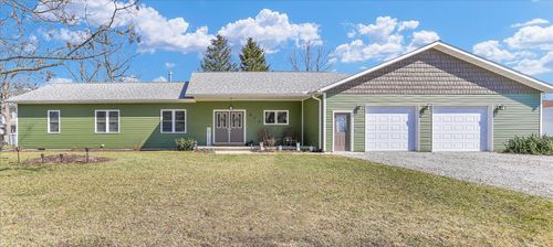312 N Walnut St, OAKLAND, IL, 61943-7161 | Card Image