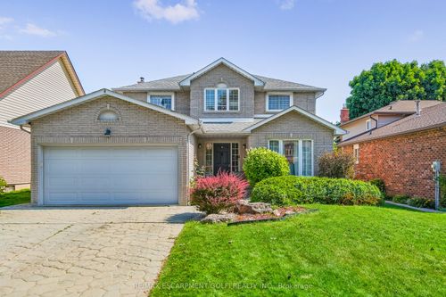 11 Sumner Cres, Grimsby, ON, L3M5E2 | Card Image