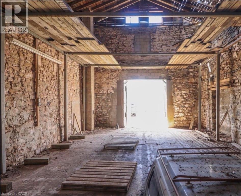 Commercial Lease in Dundas 5