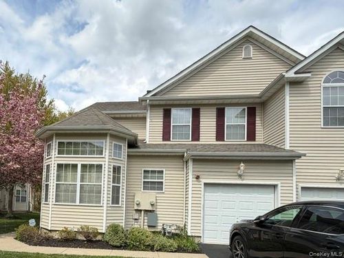 36 Cranberry Cir, Medford, NY, 11763-1568 | Card Image