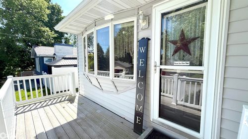 715 4th St Nw, Nora Springs, IA, 50458-8893 | Card Image