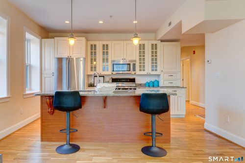 4a-629 Chapel St, New Haven, CT, 06511-6914 | Card Image