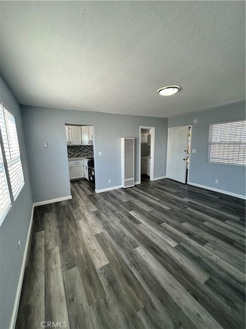 4-1/2 Avalon Boulevard, Los Angeles, CA, 90003 | Card Image