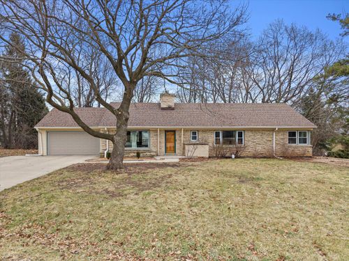 1170 Forest Ln, Brookfield, WI, 53005-6842 | Card Image