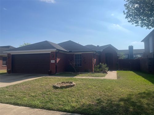 1825 Kingsbrook Trl, Fort Worth, TX, 76120-5073 | Card Image
