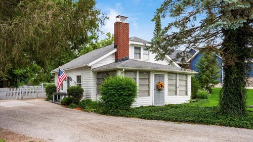 206 Freeman Memorial Dr, Hebron, OH, 43025-9710 | Card Image