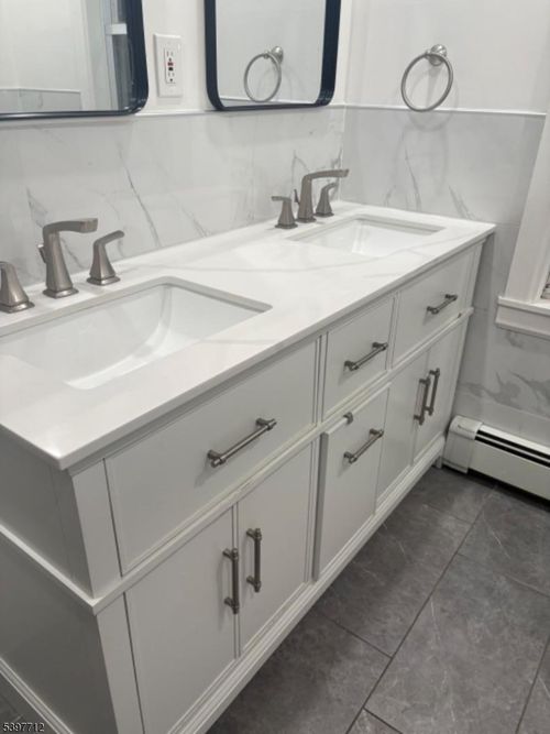 476 Rahway Ave, Elizabeth, NJ, 07202-2337 | Card Image