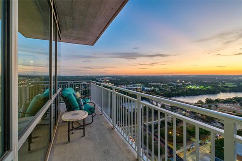 2802-222 West Avenue, Austin, TX, 78701 | Card Image