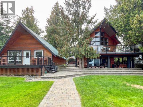 3075 Waverly Rd. Road, Sorrento, BC, V0E2W1 | Card Image
