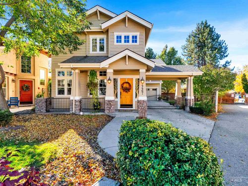 4467 N Mackenzie Ln, Boise, ID, 83703-2731 | Card Image