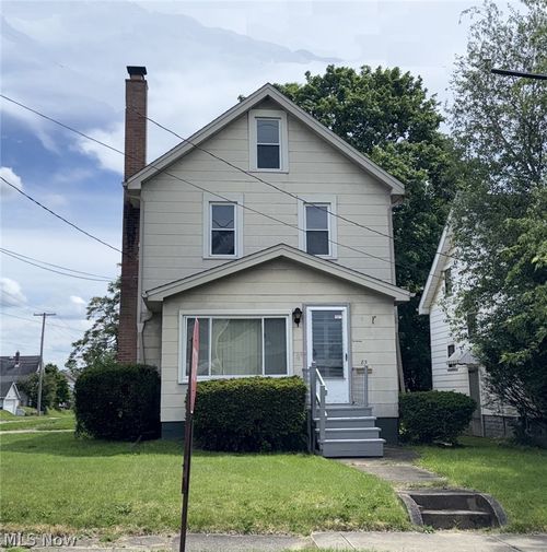 85 Smithsonian St, Girard, OH, 44420-1850 | Card Image