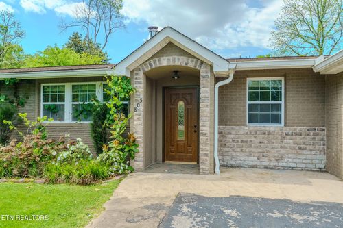 805 Wesley Rd, Knoxville, TN, 37909-2662 | Card Image
