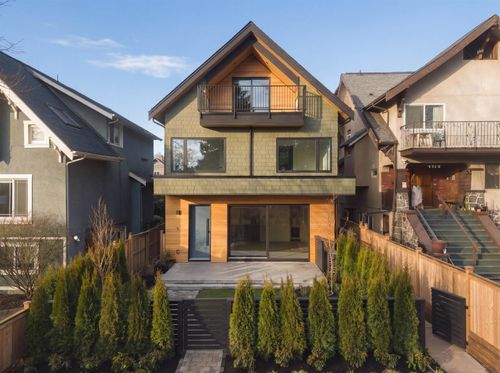 1-2755 W 11th Ave, Vancouver, BC, V6K2L8 | Card Image