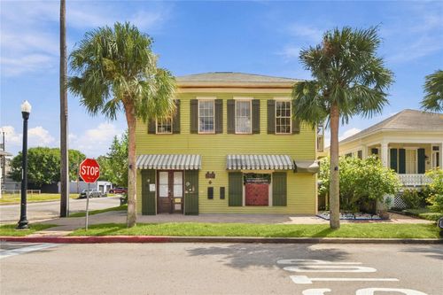 1201 Post Office St, Galveston, TX, 77550-5040 | Card Image