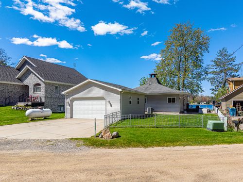 4625 Lake Resort Dr, Gladwin, MI, 48624-9601 | Card Image