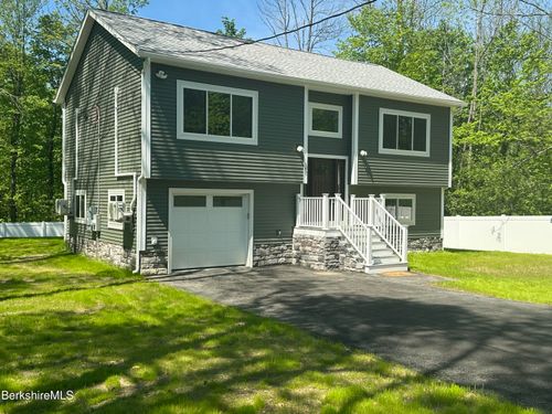 102 Wells Rd, Becket, MA, 01223 | Card Image