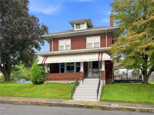 404 N 3rd St, Emmaus, PA, 18049-2327 | Card Image