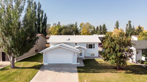 5319 37 Street, Innisfail, AB, T4G1G4 | Card Image