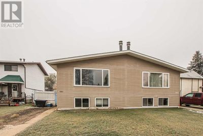 5007 58 St, Home with 4 bedrooms, 2 bathrooms and 1 parking in Lacombe AB | Image 2