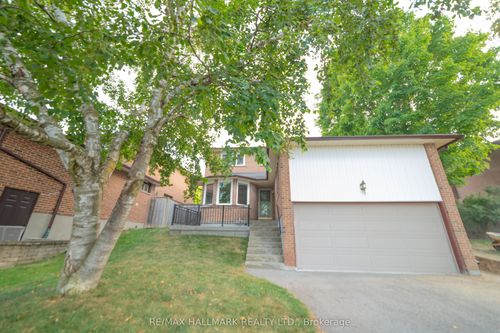 main-42 Portland Cres, Newmarket, ON, L3Y6A5 | Card Image