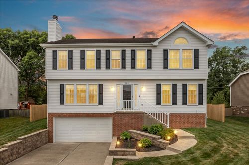 125 Clearbrook Dr, Cranberry Twp, PA, 16066-5623 | Card Image