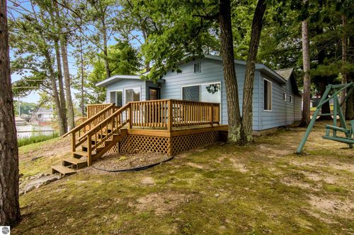 7277 Trillium Trl Ne, Mancelona, MI, 49659-9582 | Card Image