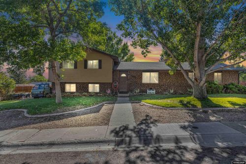 420 Fir St, Green River, WY, 82935-4913 | Card Image
