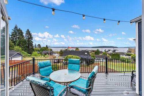 8016 E Daniels Loop, Port Orchard, WA, 98366-8597 | Card Image