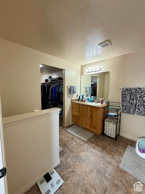 236 S 1800 E, Spanish Fork, UT, 84660-5827 | Card Image