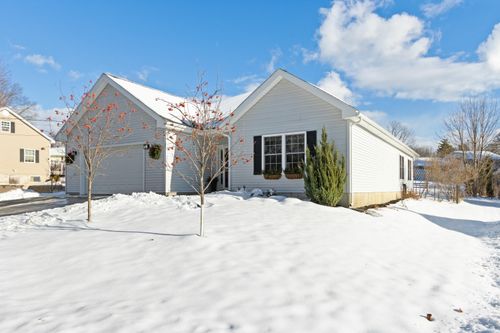 381 Pond Road, Lewiston, ME, 04240 | Card Image