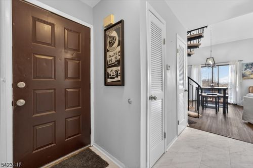 6-1 Red Lodge Dr, Vernon, NJ, 07462-4536 | Card Image