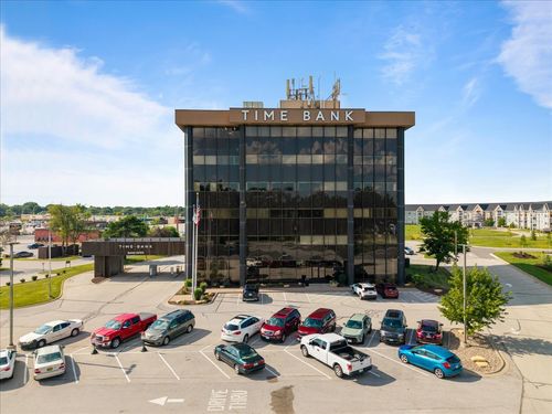 506-2550 Middle Rd, Bettendorf, IA, 52722-3289 | Card Image