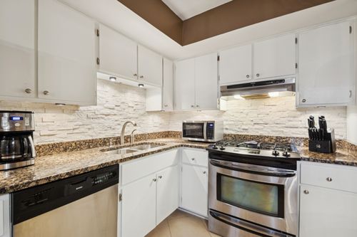 apt-2n-15724 Foxbend Ct, Orland Park, IL, 60462-6579 | Card Image