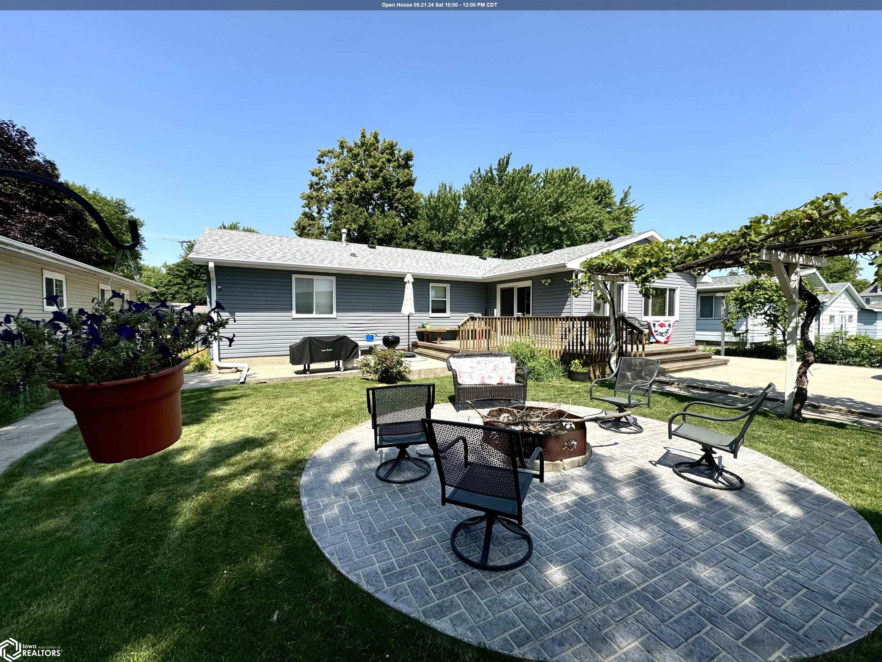7th Pl, Clear Lake, IA 50428