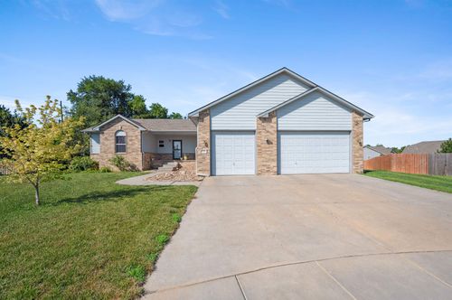 1911 E Highridge Ct, Park City, KS, 67219-4563 | Card Image