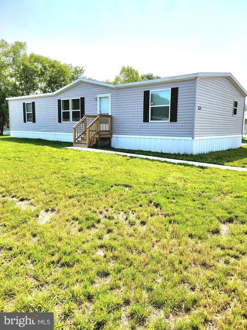 601 Village Dr, Middletown, DE, 19709-1217 | Card Image
