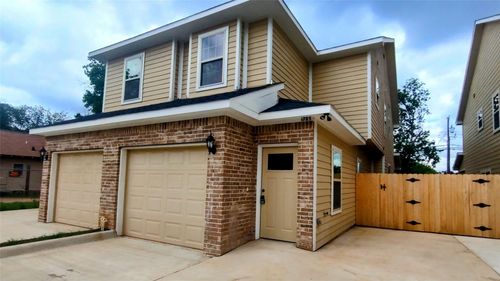 1705 Ash Crescent St, Fort Worth, TX, 76104-5845 | Card Image