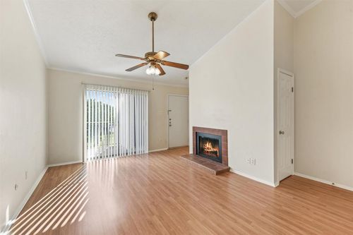 7144 N Holiday Dr, Galveston, TX, 77550-3032 | Card Image