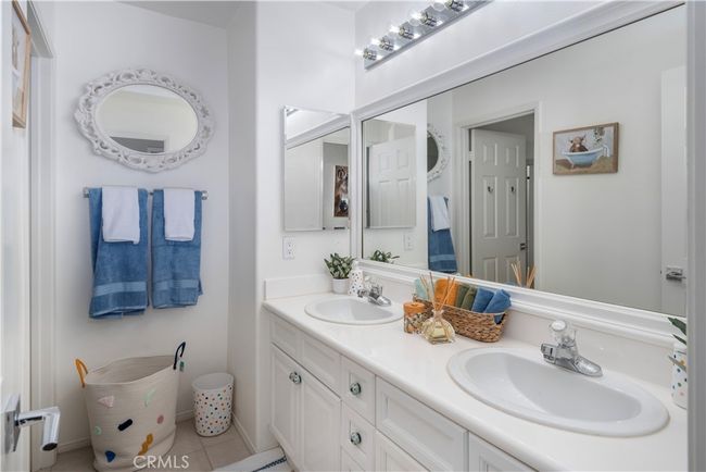 27705 Essex Pl, House other with 5 bedrooms, 3 bathrooms and 3 parking in Valencia CA | Image 34