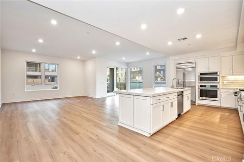 3201 Rivington, Irvine, CA, 92612-3492 | Card Image