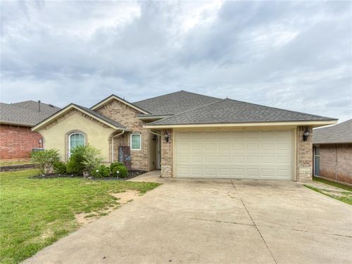 2365 Turtlewood River Rd, Midwest City, OK, 73130-8268 | Card Image