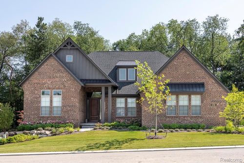 8-30809 Franklin Hills Ct, Farmington Hills, MI, 48334-4206 | Card Image