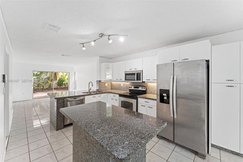 0-1120 W Lake St, Hollywood, FL, 33019-4827 | Card Image